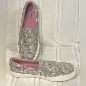 Target Cat and Jack slip on shoes size 5